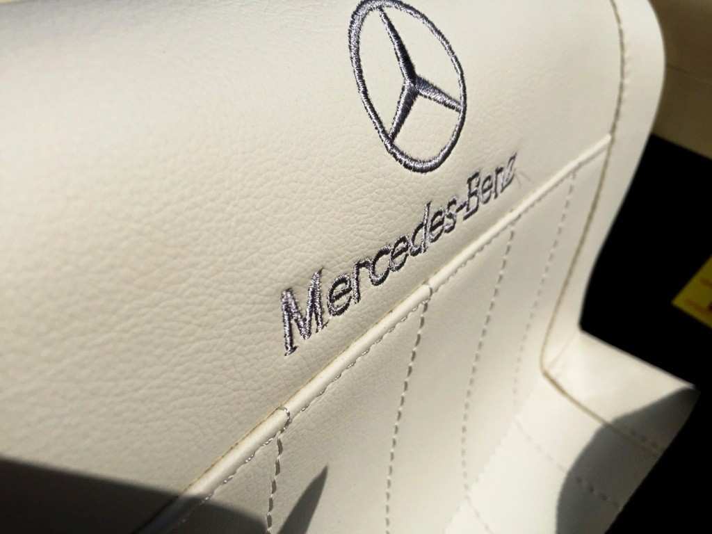 Детский лицензионный электромобиль Mercedes-Benz 300S. Детская электрическая машинка на аккумуляторе Мерседес 300с мягкое кожаное сиденье