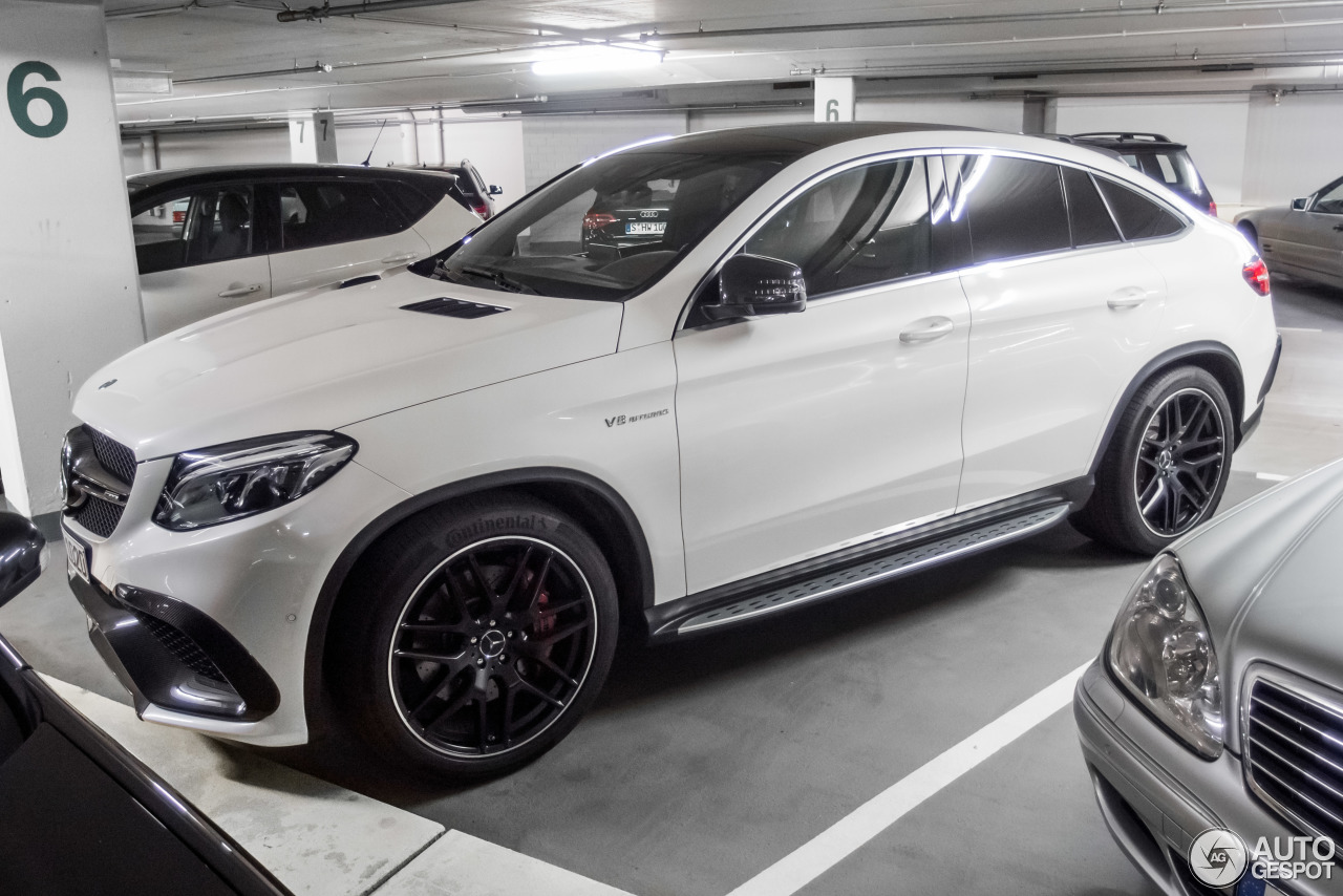 Детский лицензионный электромобиль Mercedes-AMG GLE63 Coupe 